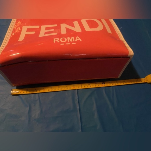 Fendi Coral Tote Bag - Picture 2 of 6